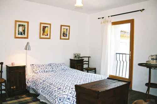 main-bedroom.jpg - 14925 Bytes