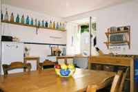 th-kitchen-2.jpg - 4148 Bytes