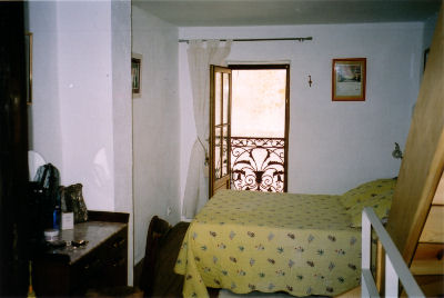 Juliet room