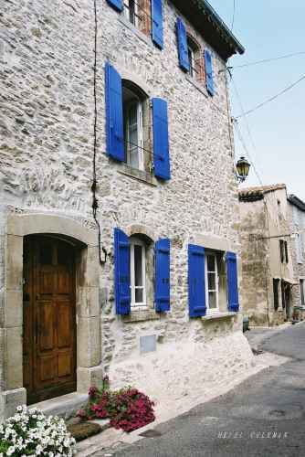 house-1-remparts.jpg - 25149 Bytes